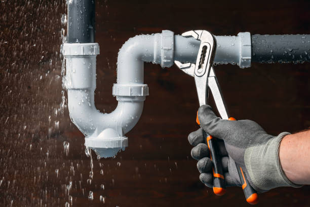 Professional Emergency Plumber technician working in Ramsey, IN